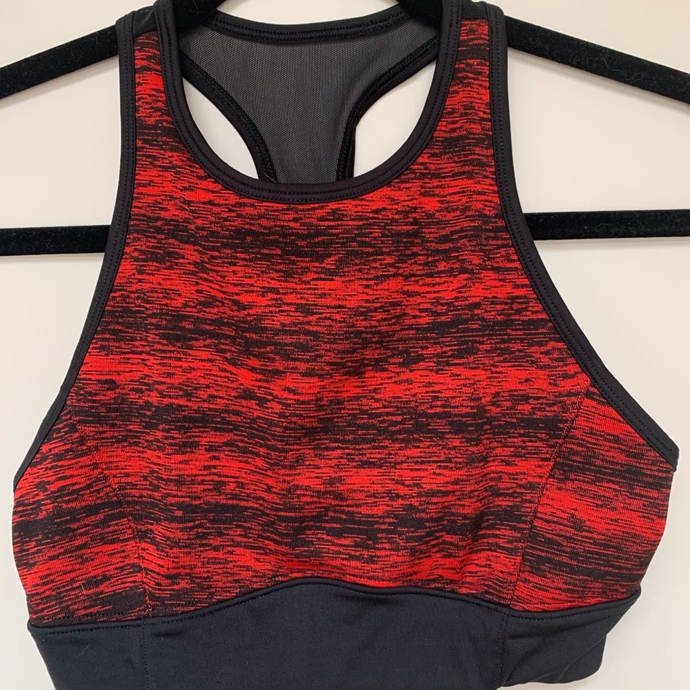 Lucy compression sports bra
